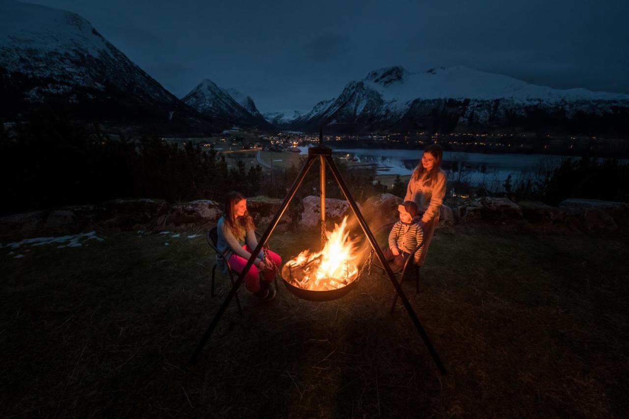Troll Fjordhytter Syvde Exterior foto